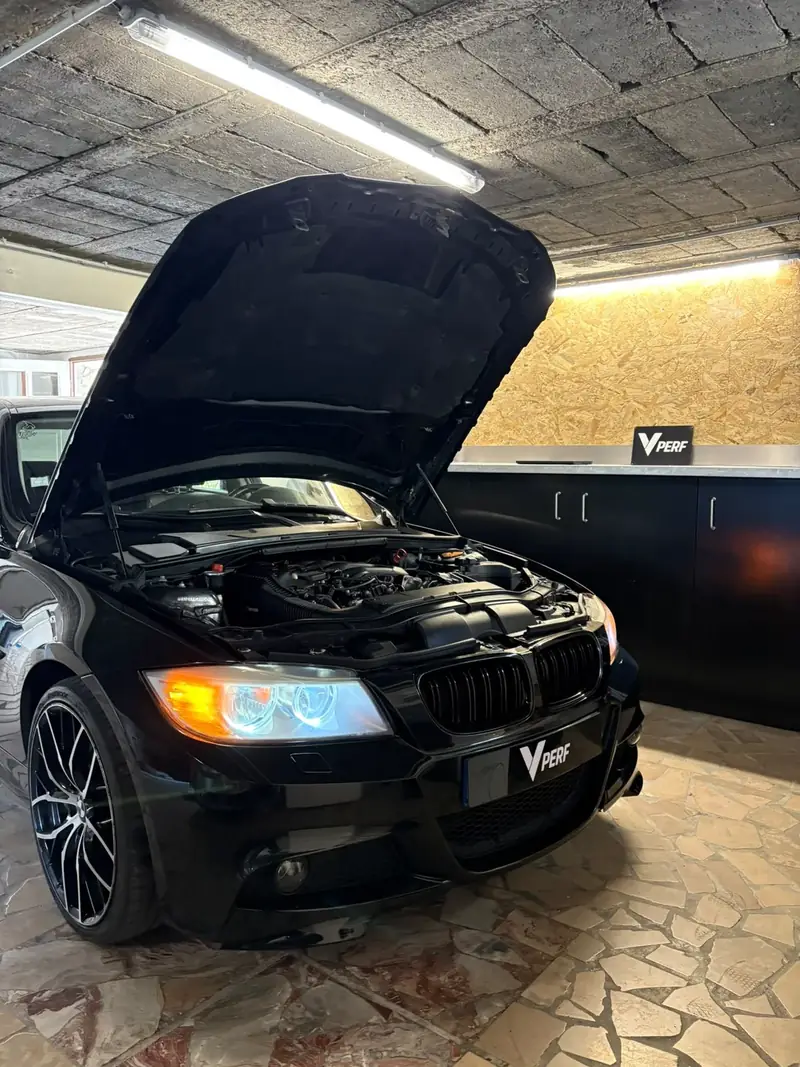 BMW 325d dans l’atelier V-PERF